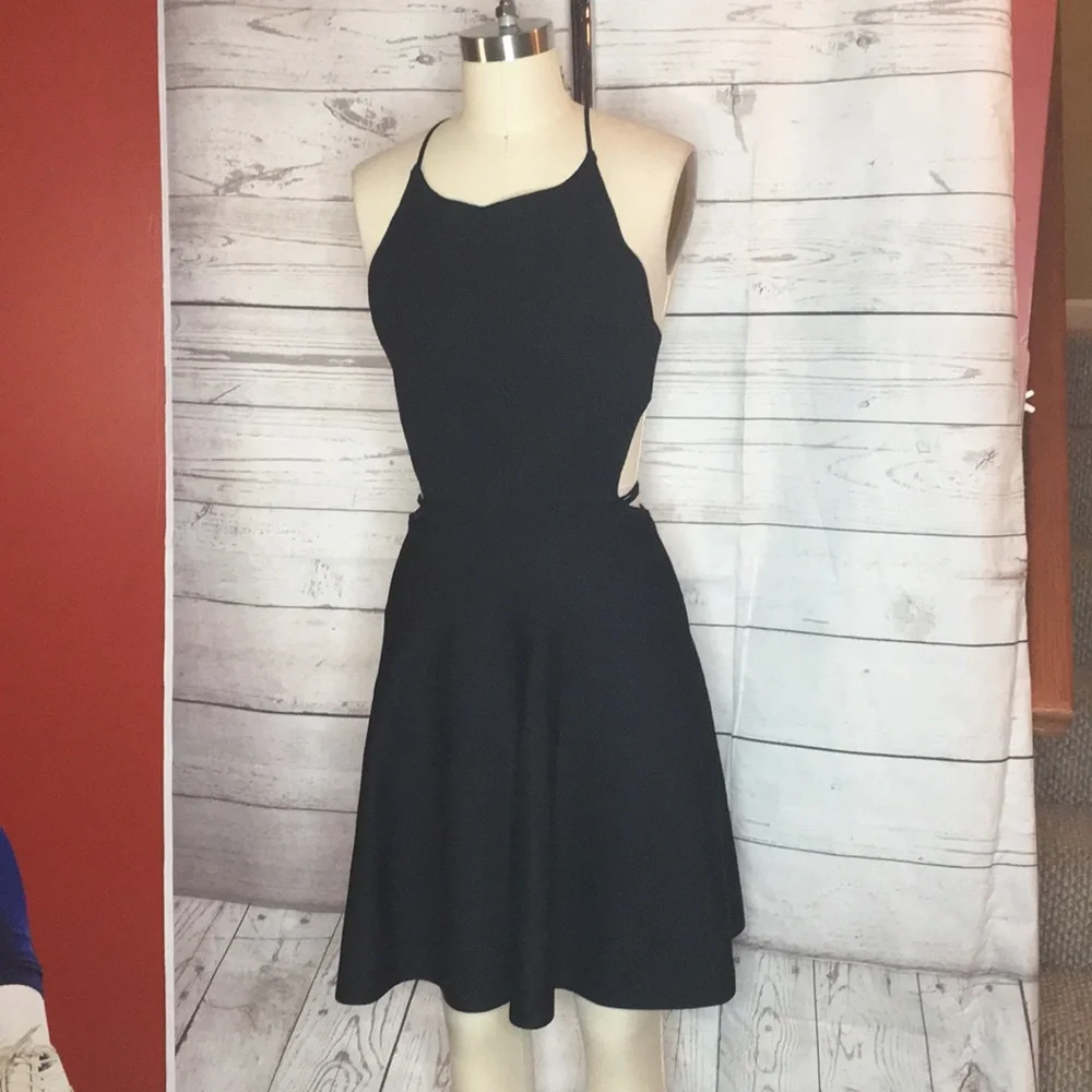 CUSNIE ET OCHS BANDAGE knit type FABRIC LIKE EUC RUNWAY CROSS BACK DRESS